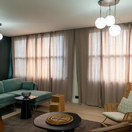 Amazing On Champs-elysees Apartment Paris