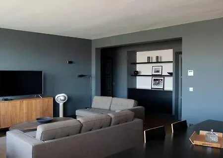 Amazing On Champs-elysees Apartment *