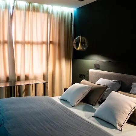 Amazing On Champs-elysees Apartment Paris