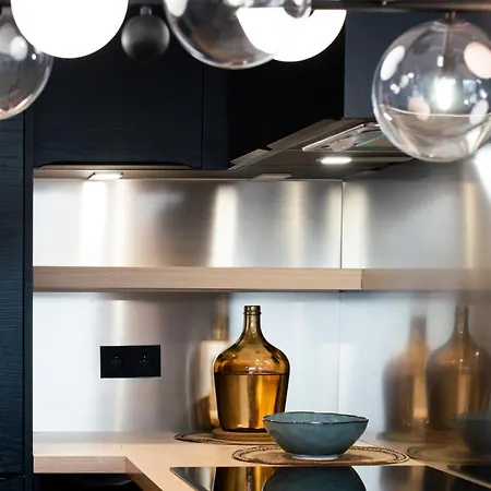 Amazing On Champs-elysees *