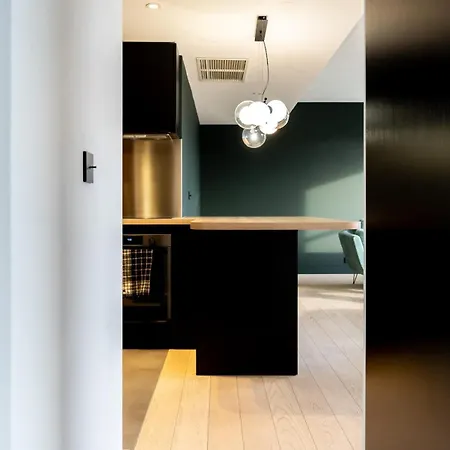 Amazing On Champs-elysees * 巴黎