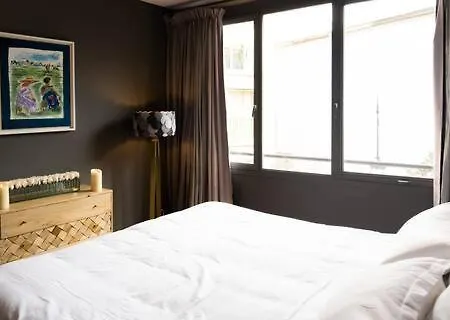 Amazing On Champs-elysees