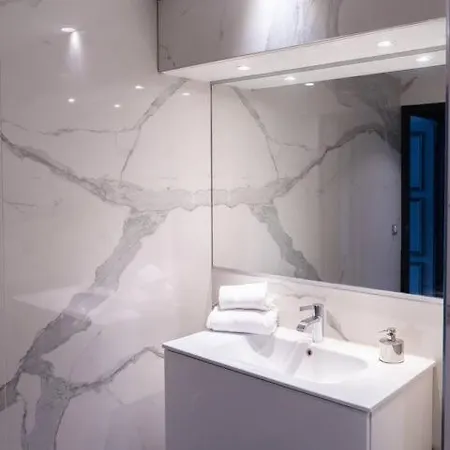 Amazing On Champs-elysees