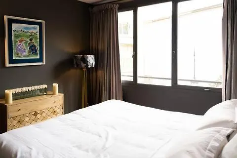 Amazing On Champs-elysées