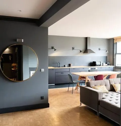 Amazing On Champs-elysées * París