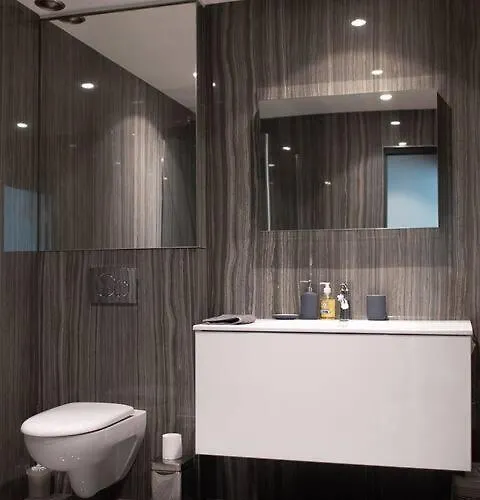 Amazing On Champs-elysées *