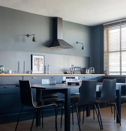 Amazing On Champs-elysées