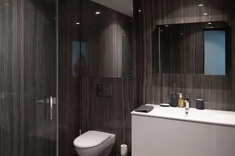 Amazing On Champs-elysées *