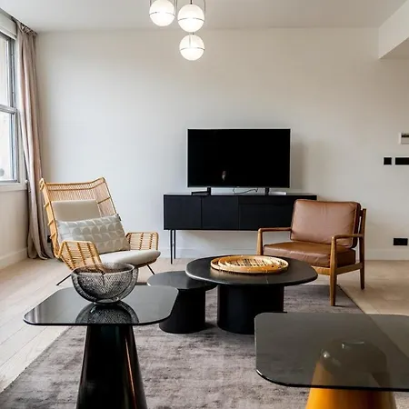 Amazing On Champs-elysées Appartement