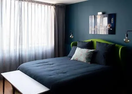 Amazing On Champs-elysees باريس